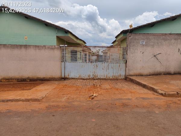 Vende-se em Planaltina-GO  Casa, 64.44 de área privativa, 113.06 de área do terreno,  2_qto(s), a.serv, WC, 1_sala(s), cozinha, 1_vaga(s) de garagem.