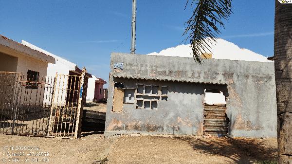Vende-se em Planaltina-GO  Casa, 49.72 de área total, 49.72 de área privativa, 110.00 de área do terreno,  2_qto(s), a.serv, WC, 1_sala(s), cozinha.