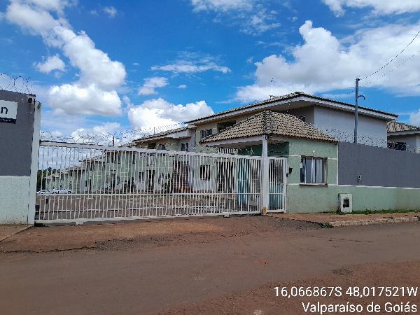 Vende-se em Valparaiso De Goias-GO  apto, 155.90 de área total, 48.87 de área privativa,  2_qto(s), WC, 1_sala(s), cozinha, 1_vaga(s) de garagem.