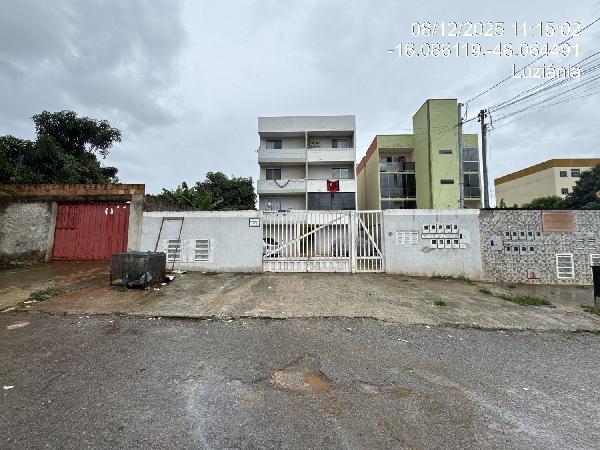 Vende-se em Novo Gama-GO  apto, 92.20 de área total, 59.69 de área privativa,  2_qto(s), a.serv, WC, 1_sala(s), cozinha, 1_vaga(s) de garagem.