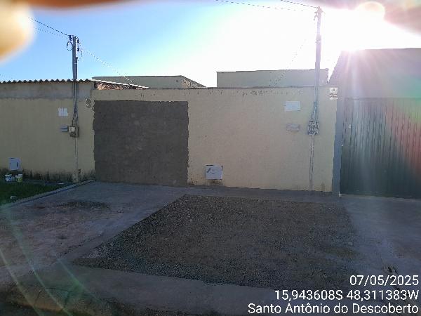 Vende-se em Santo Antonio Do Descoberto-GO  Casa, 63.22 de área total, 63.22 de área privativa, 181.50 de área do terreno,  2_qto(s), a.serv, WC, 1_sala(s), cozinha.