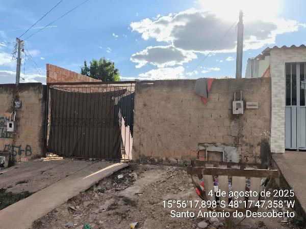 Vende-se em Santo Antonio Do Descoberto-GO  Casa, 69.92 de área total, 69.92 de área privativa, 180.00 de área do terreno,  2_qto(s), a.serv, WC, 1_sala(s), cozinha.