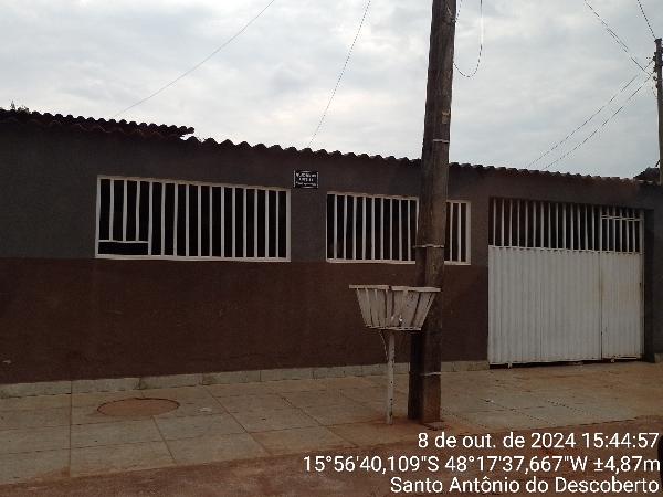Vende-se em Santo Antonio Do Descoberto-GO  Casa, 121.98 de área privativa, 250.00 de área do terreno,  2_qto(s), WC, 1_sala(s), cozinha, 1_vaga(s) de garagem.