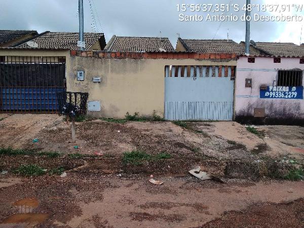 Vende-se em Santo Antonio Do Descoberto-GO  Casa, 63.00 de área total, 63.00 de área privativa, 181.50 de área do terreno,  2_qto(s), a.serv, WC, 1_sala(s), cozinha, 1_vaga(s) de garagem.