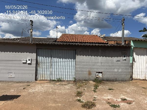 Vende-se em Santo Antonio Do Descoberto-GO  Casa, 50.50 de área total, 50.50 de área privativa, 180.00 de área do terreno,  2_qto(s), varanda, a.serv, WC, 1_sala(s), cozinha.
