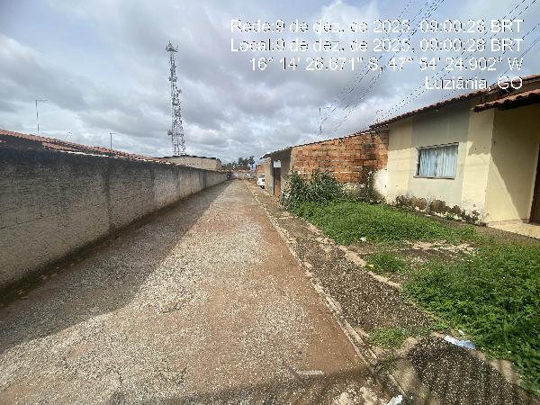 Vende-se em Luziania-GO  Casa, 103.72 de área total, 52.30 de área privativa, 171.42 de área do terreno,  2_qto(s), varanda, a.serv, WC, 1_sala(s), cozinha, 1_vaga(s) de garagem.