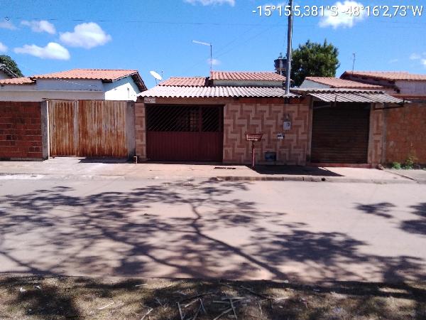 Vende-se em Padre Bernardo-GO  Casa, 55.50 de área privativa, 216.25 de área do terreno,  2_qto(s), a.serv, WC, 1_sala(s), cozinha, 1_vaga(s) de garagem.