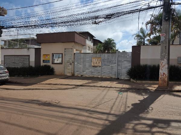 Vende-se em Valparaiso De Goias-GO  apto, 97.19 de área total, 45.13 de área privativa,  2_qto(s), a.serv, WC, 1_sala(s), cozinha, 1_vaga(s) de garagem.