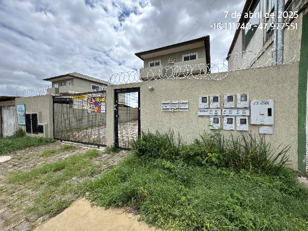 Vende-se em Valparaiso De Goias-GO  apto, 107.09 de área total, 64.75 de área privativa,  2_qto(s), varanda, a.serv, WC, 1_sala(s), cozinha, 1_vaga(s) de garagem.