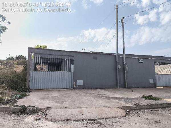 Vende-se em Santo Antonio Do Descoberto-GO  Casa, 71.97 de área privativa, 180.00 de área do terreno,  2_qto(s), WC, 1_sala(s), cozinha, 1_vaga(s) de garagem.