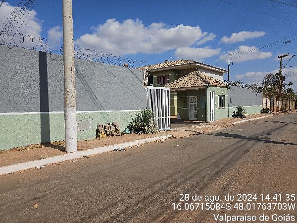 Vende-se em Valparaiso De Goias-GO  apto, 48.87 de área privativa,  2_qto(s), WC, 1_sala(s), cozinha, 1_vaga(s) de garagem.