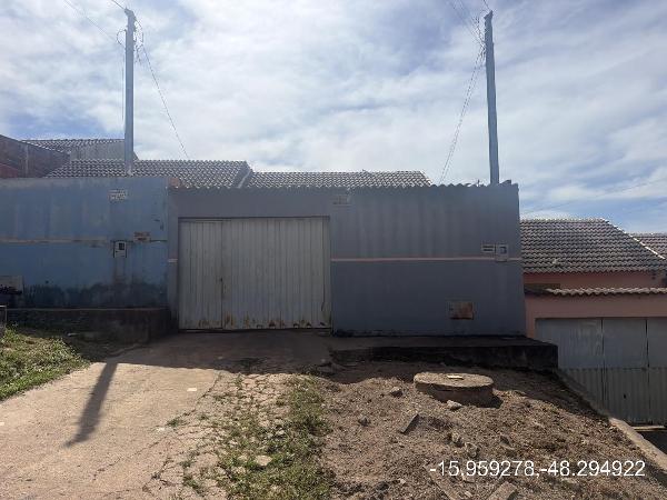 Vende-se em Santo Antonio Do Descoberto-GO  Casa, 67.42 de área total, 67.42 de área privativa, 192.60 de área do terreno,  2_qto(s), varanda, a.serv, WC, 1_sala(s), cozinha.