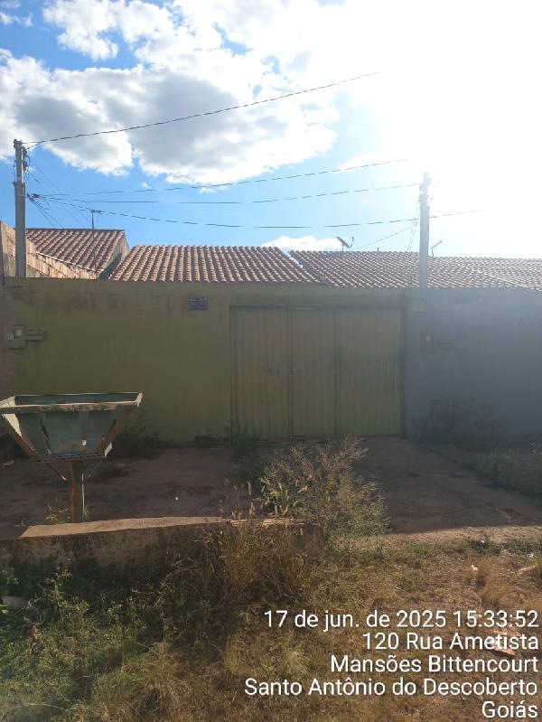 Vende-se em Santo Antonio Do Descoberto-GO  Casa, 69.35 de área total, 69.35 de área privativa, 195.56 de área do terreno,  2_qto(s), varanda, a.serv, WC, 1_sala(s), cozinha.