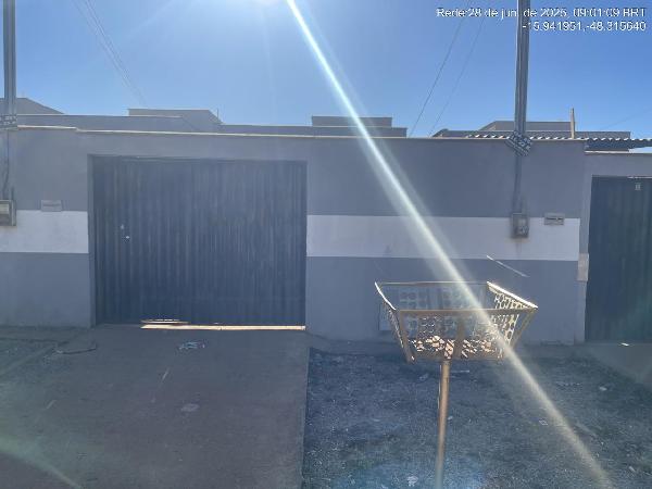 Vende-se em Santo Antonio Do Descoberto-GO  Casa, 69.70 de área total, 69.70 de área privativa, 180.00 de área do terreno,  3_qto(s), varanda, a.serv, WC, 1_sala(s), cozinha.