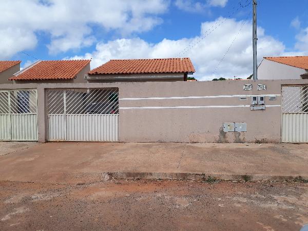 Vende-se em Planaltina-GO  Casa, 62.96 de área privativa, 154.27 de área do terreno,  2_qto(s), varanda, a.serv, WC, 1_sala(s), cozinha, 1_vaga(s) de garagem.