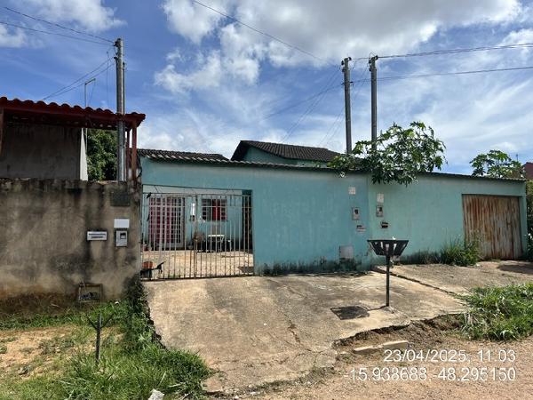 Vende-se em Santo Antonio Do Descoberto-GO  Casa, 62.36 de área total, 62.36 de área privativa, 180.00 de área do terreno,  2_qto(s), a.serv, WC, 1_sala(s), cozinha.