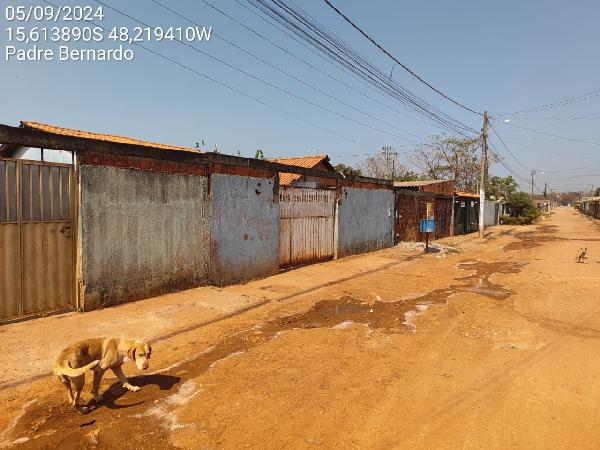 Vende-se em Padre Bernardo-GO  Casa, 69.89 de área total, 69.89 de área privativa, 250.00 de área do terreno,  2_qto(s), a.serv, WC, 1_sala(s), cozinha, 1_vaga(s) de garagem.