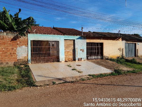 Vende-se em Santo Antonio Do Descoberto-GO  Casa, 69.87 de área total, 69.87 de área privativa, 180.00 de área do terreno,  2_qto(s), varanda, a.serv, WC, 1_sala(s), cozinha.