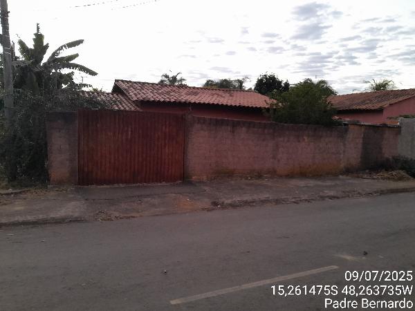 Vende-se em Padre Bernardo-GO  Casa, 69.36 de área total, 69.36 de área privativa, 125.00 de área do terreno,  2_qto(s), a.serv, WC, 1_sala(s), cozinha.