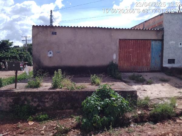 Vende-se em Santo Antonio Do Descoberto-GO  Casa, 59.04 de área total, 59.04 de área privativa, 240.00 de área do terreno,  2_qto(s), varanda, a.serv, WC, 1_sala(s), cozinha.