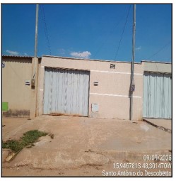 Vende-se em Santo Antonio Do Descoberto-GO  Casa, 69.98 de área privativa, 180.00 de área do terreno,  2_qto(s), varanda, a.serv, WC, 1_sala(s), cozinha.