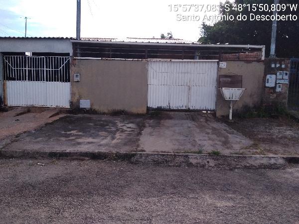 Vende-se em Santo Antonio Do Descoberto-GO  Casa, 62.01 de área privativa, 180.00 de área do terreno,  2_qto(s), varanda, a.serv, WC, 1_sala(s), cozinha.