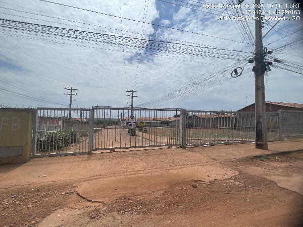 Vende-se em Santo Antonio Do Descoberto-GO  Casa, 60.90 de área total, 60.90 de área privativa, 298.17 de área do terreno,  2_qto(s), varanda, a.serv, WC, 1_sala(s), cozinha.