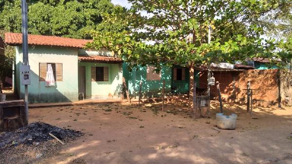 Vende-se em Padre Bernardo-GO  Casa, 62.16 de área privativa, 195.00 de área do terreno,  2_qto(s), a.serv, WC, 1_sala(s), sacada, cozinha.