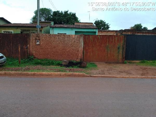 Vende-se em Santo Antonio Do Descoberto-GO  Casa, 62.73 de área privativa, 210.00 de área do terreno,  2_qto(s), a.serv, WC, 1_sala(s), cozinha, 1_vaga(s) de garagem.
