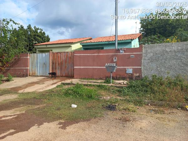 Vende-se em Santo Antonio Do Descoberto-GO  Casa, 59.04 de área total, 59.04 de área privativa, 180.00 de área do terreno,  2_qto(s), a.serv, WC, 1_sala(s), cozinha.
