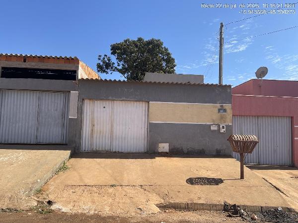 Vende-se em Santo Antonio Do Descoberto-GO  Casa, 58.63 de área total, 58.63 de área privativa, 180.00 de área do terreno,  2_qto(s), WC, 1_sala(s), cozinha.