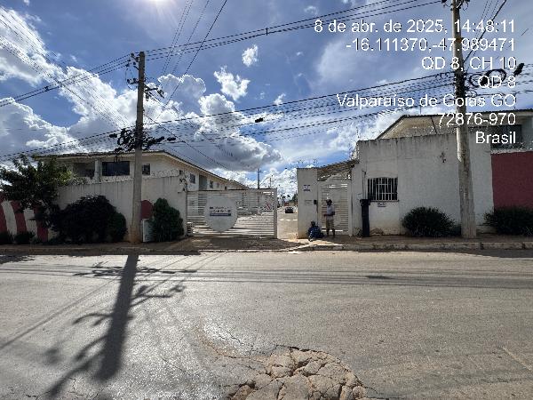 Vende-se em Valparaiso De Goias-GO  apto, 120.49 de área total, 49.95 de área privativa,  2_qto(s), a.serv, WC, 1_sala(s), cozinha.