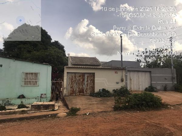 Vende-se em Santo Antonio Do Descoberto-GO  Casa, 65.70 de área total, 65.70 de área privativa, 153.00 de área do terreno,  2_qto(s), varanda, a.serv, WC, 1_sala(s), cozinha, 1_vaga(s) de gara