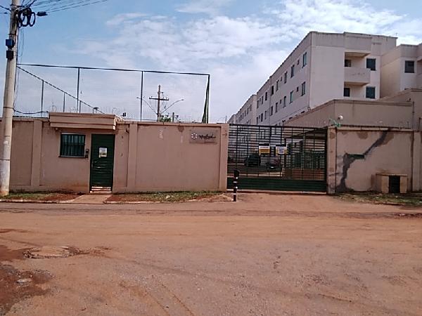 Vende-se em Planaltina-GO  apto, 45.95 de área privativa,  2_qto(s), WC, 1_sala(s), cozinha, 1_vaga(s) de garagem.