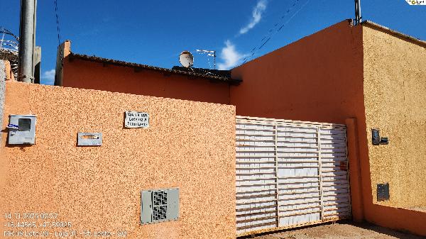 Vende-se em Planaltina-GO  Casa, 54.59 de área total, 54.59 de área privativa, 180.00 de área do terreno,  2_qto(s), a.serv, WC, 1_sala(s), cozinha, 1_vaga(s) de garagem.