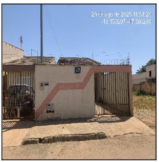Vende-se em Luziania-GO  Casa, 80.69 de área privativa, 180.00 de área do terreno,  3_qto(s), a.serv, WC, 1_sala(s), cozinha, 1_vaga(s) de garagem.