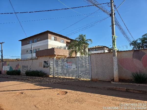 Vende-se em Valparaiso De Goias-GO  apto, 102.47 de área total, 45.13 de área privativa,  2_qto(s), a.serv, WC, 1_sala(s), cozinha, 1_vaga(s) de garagem.