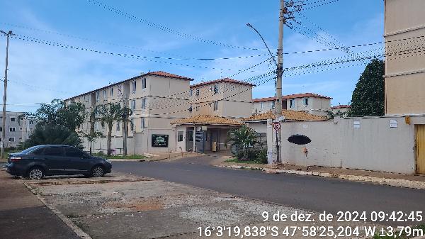 Vende-se em Valparaiso De Goias-GO  apto, 107.69 de área total, 86.86 de área privativa,  2_qto(s), a.serv, WC, 1_sala(s), cozinha, Terraco.