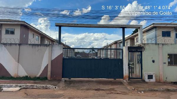 Vende-se em Valparaiso De Goias-GO  apto, 91.16 de área total, 42.62 de área privativa,  2_qto(s), a.serv, WC, 1_sala(s), cozinha, 1_vaga(s) de garagem.