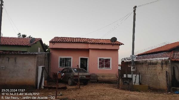 Vende-se em Padre Bernardo-GO  Casa, 48.97 de área privativa, 264.90 de área do terreno,  2_qto(s), WC, 1_sala(s), cozinha, 1_vaga(s) de garagem.