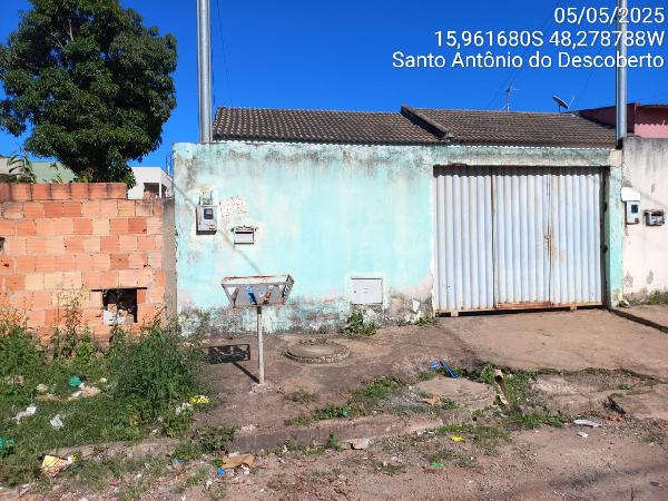 Vende-se em Santo Antonio Do Descoberto-GO  Casa, 67.42 de área total, 67.42 de área privativa, 180.00 de área do terreno,  2_qto(s), varanda, a.serv, WC, 1_sala(s), cozinha.