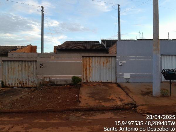 Vende-se em Santo Antonio Do Descoberto-GO  Casa, 67.25 de área total, 67.25 de área privativa, 180.00 de área do terreno,  2_qto(s), a.serv, WC, 1_sala(s), cozinha.