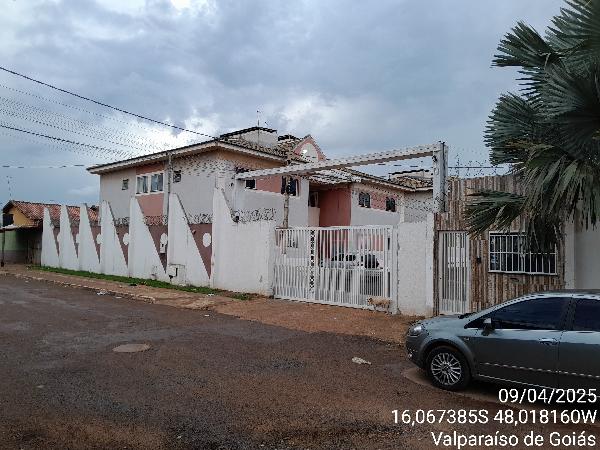 Vende-se em Valparaiso De Goias-GO  apto, 98.88 de área total, 46.87 de área privativa,  2_qto(s), WC, 1_sala(s), cozinha, 1_vaga(s) de garagem.