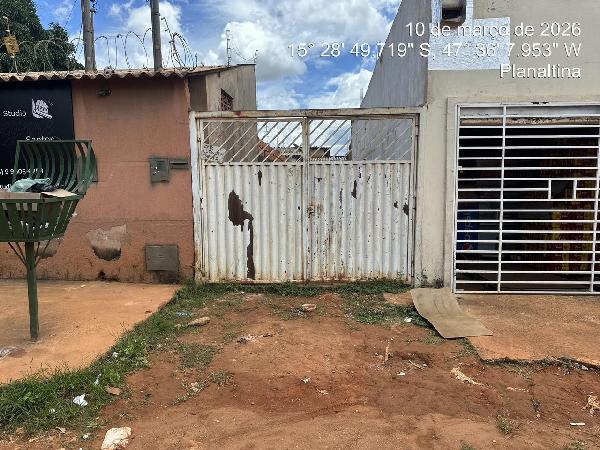 Vende-se em Planaltina-GO  Casa, 66.33 de área privativa, 207.00 de área do terreno,  2_qto(s), WC, 1_sala(s), cozinha, 1_vaga(s) de garagem.