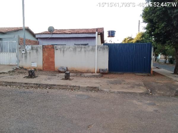 Vende-se em Padre Bernardo-GO  Casa, 48.00 de área privativa, 130.00 de área do terreno,  2_qto(s), a.serv, WC, 1_sala(s), cozinha.