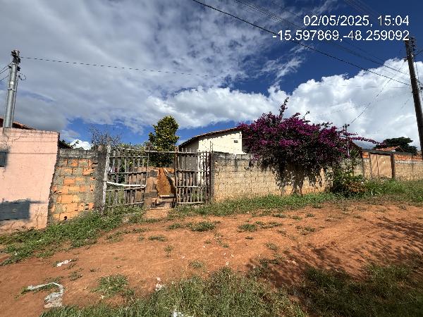 Vende-se em Padre Bernardo-GO  Casa, 51.84 de área total, 51.84 de área privativa, 233.80 de área do terreno,  2_qto(s), a.serv, WC, 1_sala(s), cozinha.