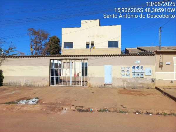 Vende-se em Santo Antonio Do Descoberto-GO  apto, 94.78 de área total, 75.78 de área privativa,  2_qto(s), varanda, a.serv, WC, 1_sala(s), cozinha, 1_vaga(s) de garagem.