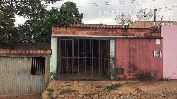Vende-se em Valparaiso De Goias-GO  Casa, 54.00 de área privativa, 360.00 de área do terreno,  2_qto(s), varanda, a.serv, WC, 1_sala(s), cozinha, 1_vaga(s) de garagem.