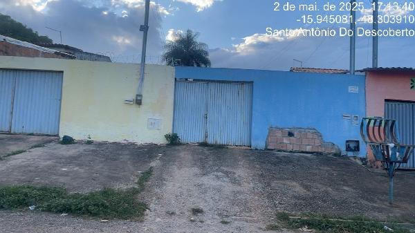 Vende-se em Santo Antonio Do Descoberto-GO  Casa, 69.55 de área total, 69.55 de área privativa, 180.00 de área do terreno,  2_qto(s), varanda, a.serv, WC, 1_sala(s), cozinha.