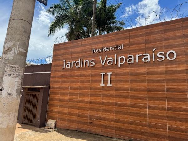 Vende-se em Valparaiso De Goias-GO  apto, 84.74 de área total, 48.34 de área privativa,  2_qto(s), a.serv, WC, 1_sala(s), cozinha.